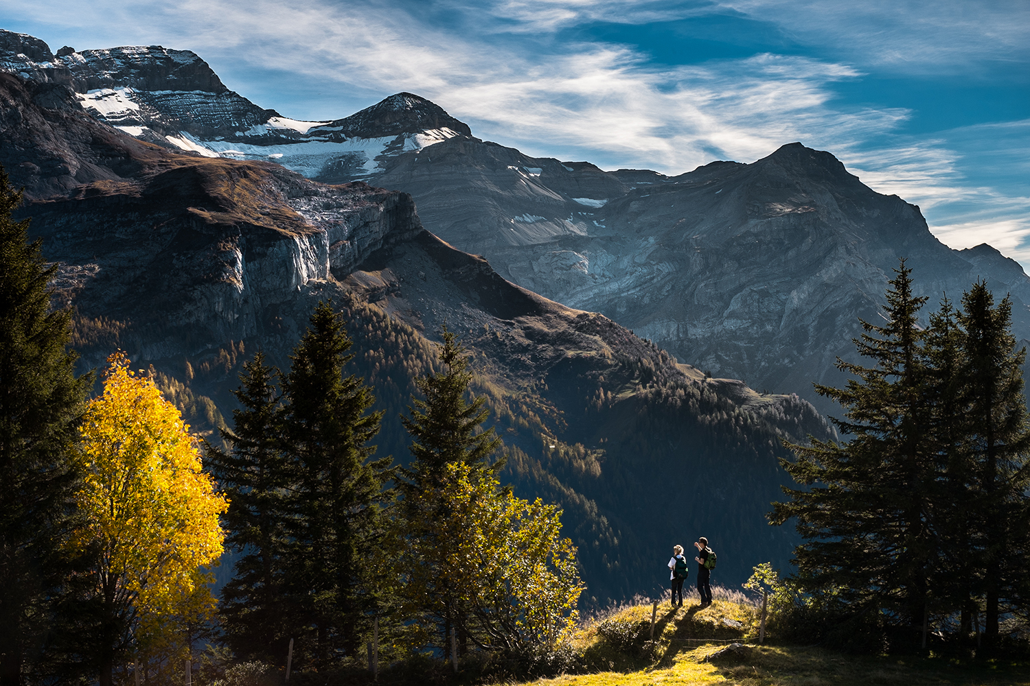 <span style="font-weight: bold;">TREKKING AROUND ANNAPURNA</span><br>
